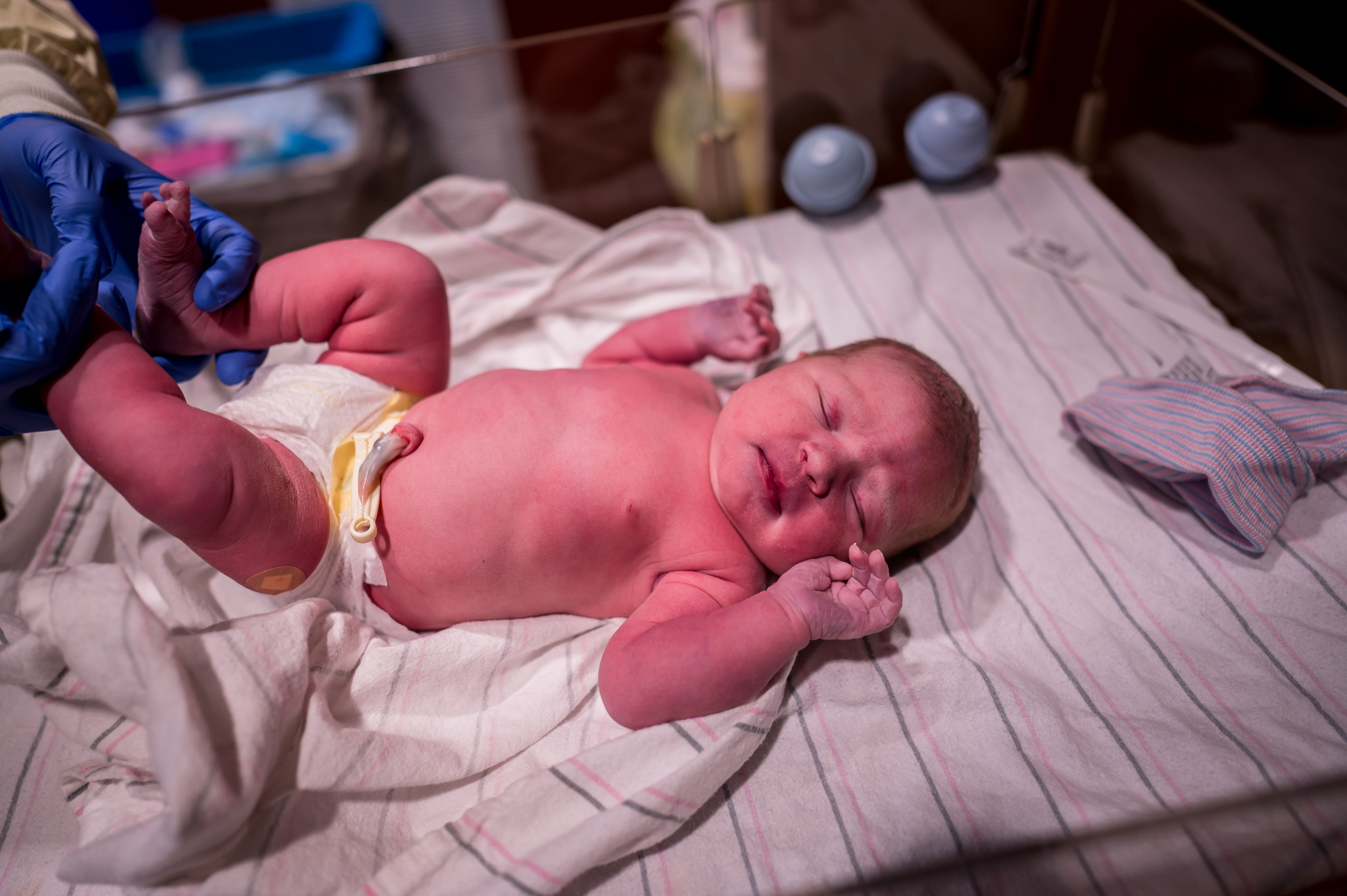 Indianapolis newborn birth photography Mackenzie Thada Doula